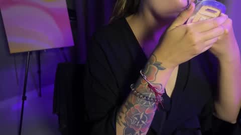 Snapshot of _private_person_ chatting on November 2025 01:55:01 PM HADLY today day-off see u online 0112 online show from November 2025 01:55:01 PM