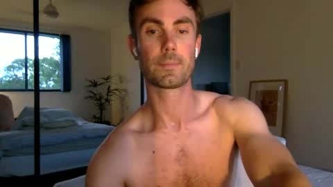 _r3ve_ online show from December 2025 08:41:02 AM