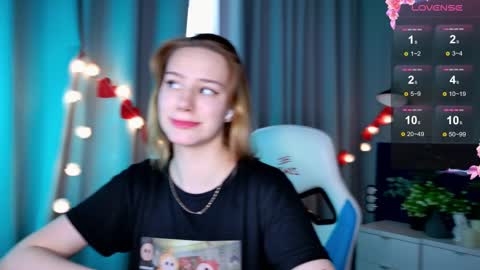 Snapshot of _ramona__ chatting on February 2025 09:35:01 AM im Amy online show from February 2025 09:35:01 AM