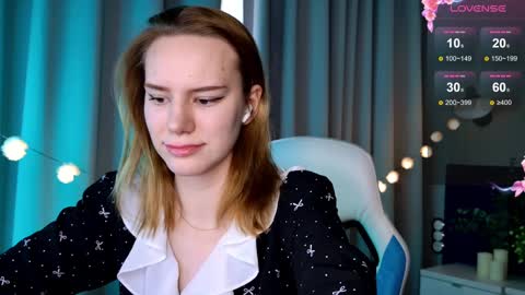 Snapshot of _ramona__ chatting on March 2025 09:44:01 AM im Amy online show from March 2025 09:44:01 AM