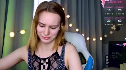 Snapshot of _ramona__ chatting on March 2025 06:13:02 AM im Amy online show from March 2025 06:13:02 AM