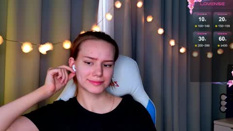 Snapshot of _ramona__ chatting on March 2025 12:36:02 PM im Amy online show from March 2025 12:36:02 PM