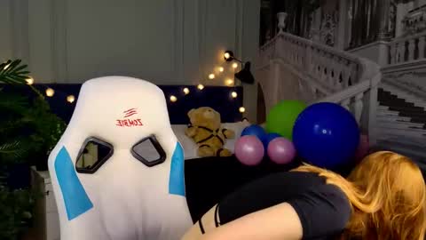 Snapshot of _ramona__ chatting on September 2025 06:12:02 AM im Amy online show from September 2025 06:12:02 AM