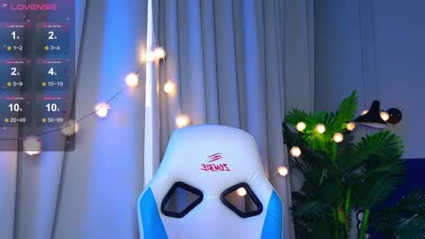 Snapshot of _ramona__ chatting on October 2025 06:02:02 AM im Amy online show from October 2025 06:02:02 AM