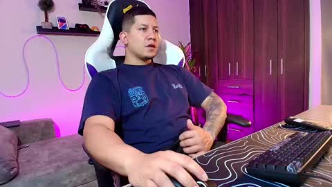 Roberto online show from February 2025 12:36:01 PM