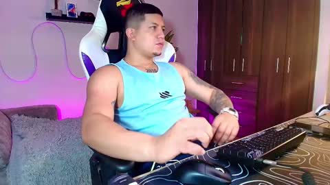 Roberto online show from March 2025 12:50:02 PM