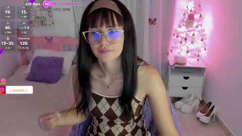 Snapshot of _roxy_1 chatting on December 2025 01:54:01 AM veronik independent model online show from December 2025 01:54:01 AM