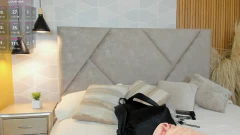 Antonella  online show from April 2026 12:16:02 PM