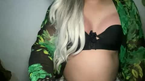 Snapshot of _sandraxx chatting on February 2026 10:09:01 AM _sandraxx online show from February 2026 10:09:01 AM