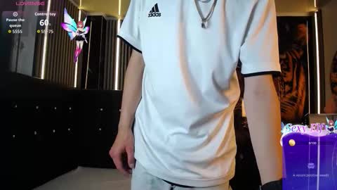 santi online show from March 2026 07:42:01 PM