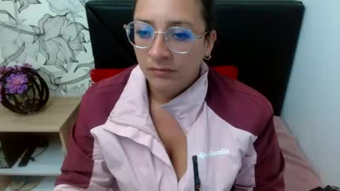 _saraximena_ online show from July 2026 06:38:01 AM