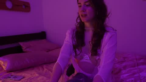 Lia online show from April 2026 07:30:02 PM