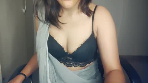 Snapshot of _shalini_0 chatting on September 2025 04:01:02 PM _shalini_0 online show from September 2025 04:01:02 PM