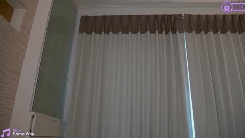 Snapshot of _sirine_ chatting on December 2024 12:12:02 AM Marinette online show from December 2024 12:12:02 AM