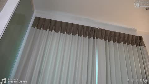 Snapshot of _sirine_ chatting on January 2025 02:00:02 AM Marinette online show from January 2025 02:00:02 AM