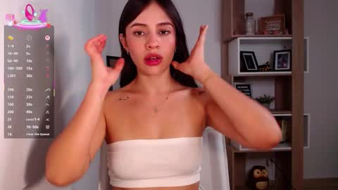 Snapshot of _smallpeach chatting on October 2025 01:50:02 AM Lauren online show from October 2025 01:50:02 AM