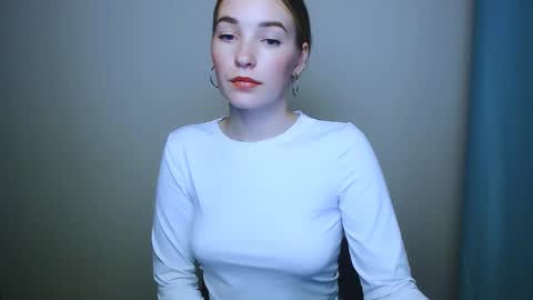 Snapshot of _snow_queen__ chatting on November 2025 07:49:02 PM Rachel online show from November 2025 07:49:02 PM