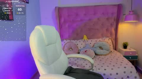 Snapshot of _sophie__miller chatting on September 2025 10:36:01 PM Sophie online show from September 2025 10:36:01 PM