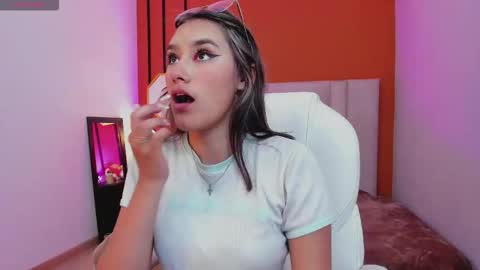 Snapshot of _sophie__miller chatting on November 2025 07:12:01 PM Sophie online show from November 2025 07:12:01 PM