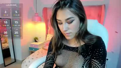 Snapshot of _sophie__miller chatting on December 2025 07:40:02 PM Sophie online show from December 2025 07:40:02 PM