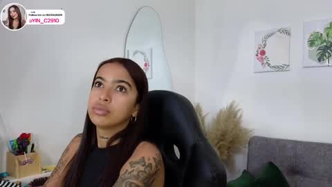 Snapshot of _sophiebrown__ chatting on January 2025 10:50:02 AM Andrea  The Next Stream  Wednesday online show from January 2025 10:50:02 AM