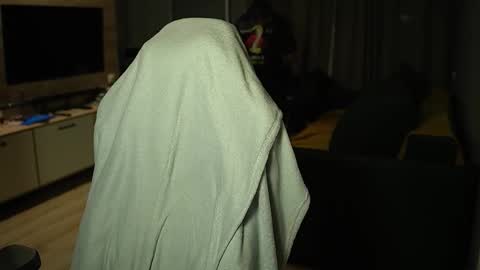 Snapshot of _sopranos_ chatting on December 2025 12:10:02 PM OLIVERpvt is open online show from December 2025 12:10:02 PM