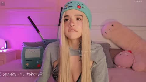 _tammarra_ online show from February 2025 12:33:01 PM