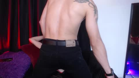 Snapshot of _tattoo_couple chatting on January 2025 11:22:01 PM online show from January 2025 11:22:01 PM