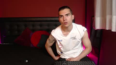 Snapshot of _tattoo_couple chatting on March 2025 01:03:01 PM online show from March 2025 01:03:01 PM