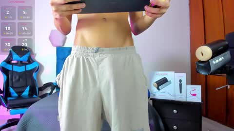 Snapshot of _taylor_black chatting on September 2025 09:18:01 PM Taylor online show from September 2025 09:18:01 PM