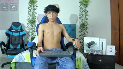 Snapshot of _taylor_black chatting on October 2025 10:18:02 PM Taylor online show from October 2025 10:18:02 PM