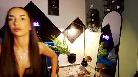 _tiffany_west online show from May 2026 04:52:01 AM