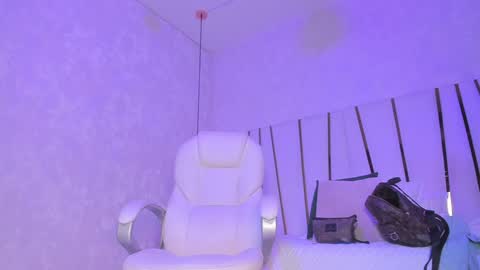 Snapshot of _tinyrousse_ chatting on January 2025 06:53:02 PM Rousse online show from January 2025 06:53:02 PM