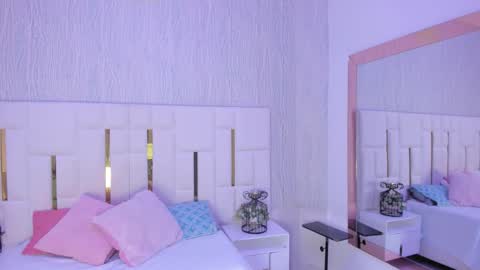 Snapshot of _tinyrousse_ chatting on October 2025 07:01:02 PM Rousse online show from October 2025 07:01:02 PM