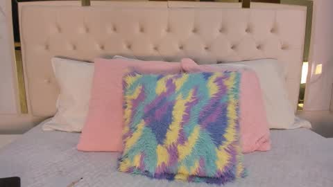 Snapshot of _tinyrousse_ chatting on November 2025 07:27:01 PM Rousse online show from November 2025 07:27:01 PM