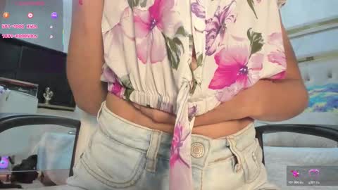 Snapshot of _tinyrousse_ chatting on December 2025 07:08:02 PM Rousse online show from December 2025 07:08:02 PM