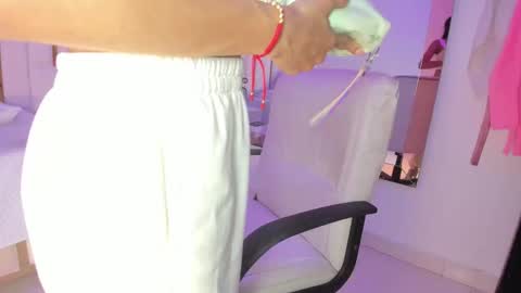 Snapshot of _tinyrousse_ chatting on December 2025 08:03:02 PM Rousse online show from December 2025 08:03:02 PM