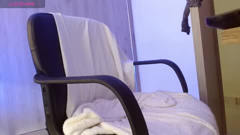 Snapshot of _tinyrousse_ chatting on February 2026 05:44:02 PM Rousse online show from February 2026 05:44:02 PM