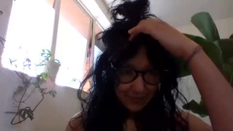 Snapshot of _tutti_frutti_ chatting on January 2025 10:06:01 PM _tutti_frutti_ online show from January 2025 10:06:01 PM