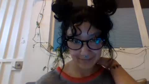 Snapshot of _tutti_frutti_ chatting on February 2025 03:54:01 AM _tutti_frutti_ online show from February 2025 03:54:01 AM