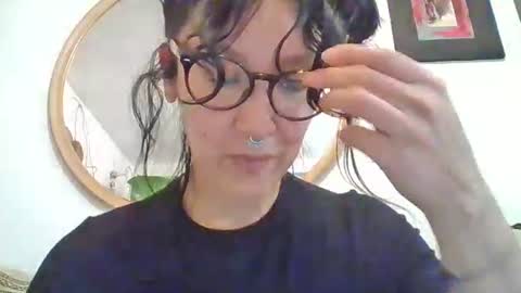 Snapshot of _tutti_frutti_ chatting on November 2025 02:43:01 AM _tutti_frutti_ online show from November 2025 02:43:01 AM