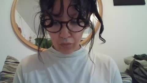 Snapshot of _tutti_frutti_ chatting on November 2025 04:43:02 AM _tutti_frutti_ online show from November 2025 04:43:02 AM