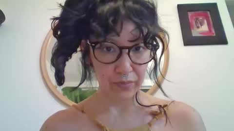 Snapshot of _tutti_frutti_ chatting on November 2025 03:39:02 AM _tutti_frutti_ online show from November 2025 03:39:02 AM