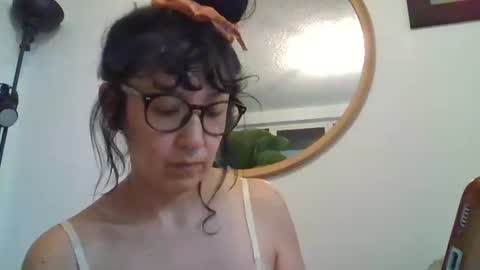 Snapshot of _tutti_frutti_ chatting on November 2025 06:05:02 AM _tutti_frutti_ online show from November 2025 06:05:02 AM