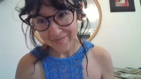 Snapshot of _tutti_frutti_ chatting on December 2025 12:15:02 AM _tutti_frutti_ online show from December 2025 12:15:02 AM