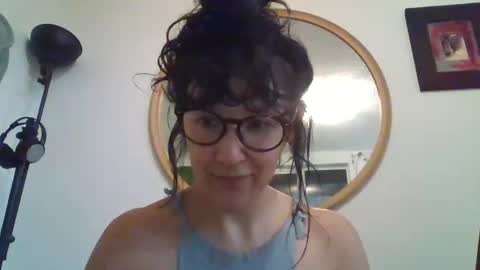 Snapshot of _tutti_frutti_ chatting on December 2025 12:38:02 AM _tutti_frutti_ online show from December 2025 12:38:02 AM