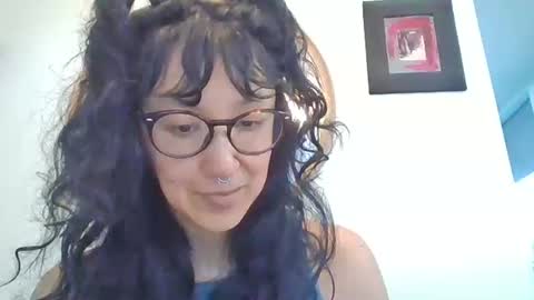 Snapshot of _tutti_frutti_ chatting on December 2025 10:58:02 PM _tutti_frutti_ online show from December 2025 10:58:02 PM