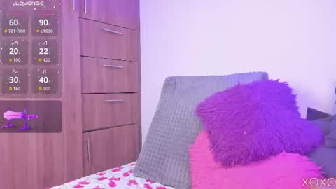 Snapshot of _urcutekitty chatting on June 2026 03:05:02 AM online show from June 2026 03:05:02 AM