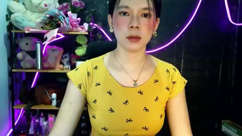 Snapshot of _urpetitegirl chatting on May 2026 10:20:01 AM _urpetitegirl online show from May 2026 10:20:01 AM