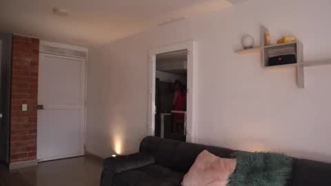 Anastasia Vahos online show from October 2025 05:21:02 PM